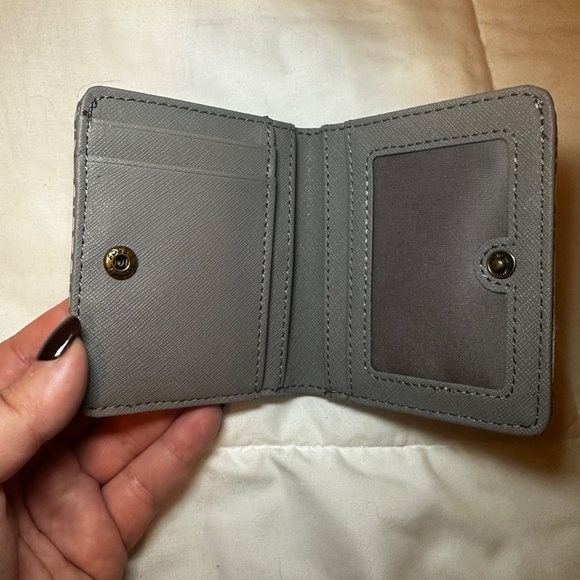 NWOT Fossil Wallet - Picture 2 of 3